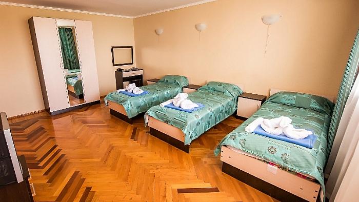 3-х мест. «стандарт» корпус 1 Санаторий в Алуште с Лечением и с питанием