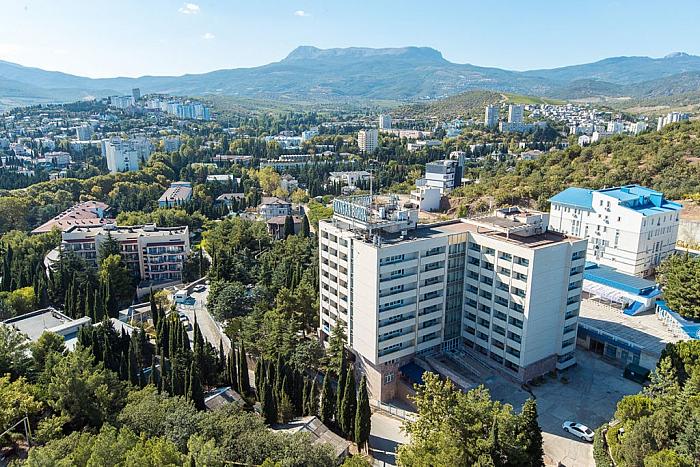 Санаторий в Алуште бассейн