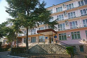 Отдых в Феодосии отель Маяк с завтраком