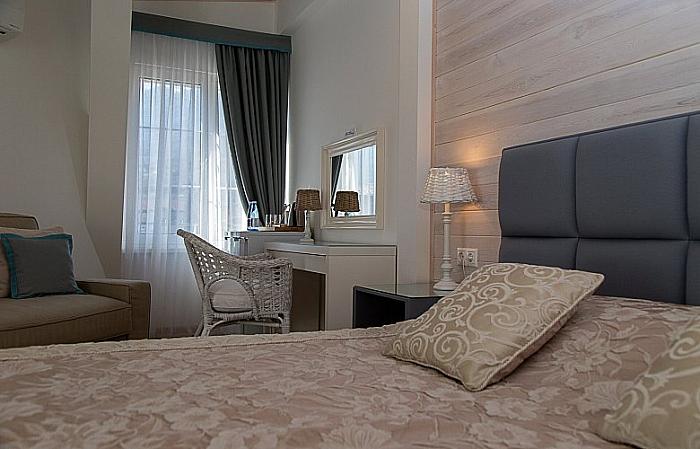 Улучшенный стандарт первой категории (sea view plus) Крым гурзуф гостиница Бассейн все включено