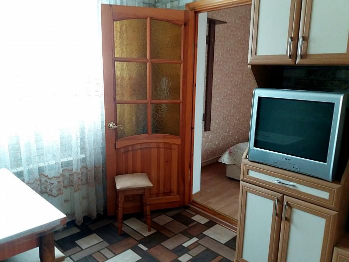 2х комнатная с двориком Алушта