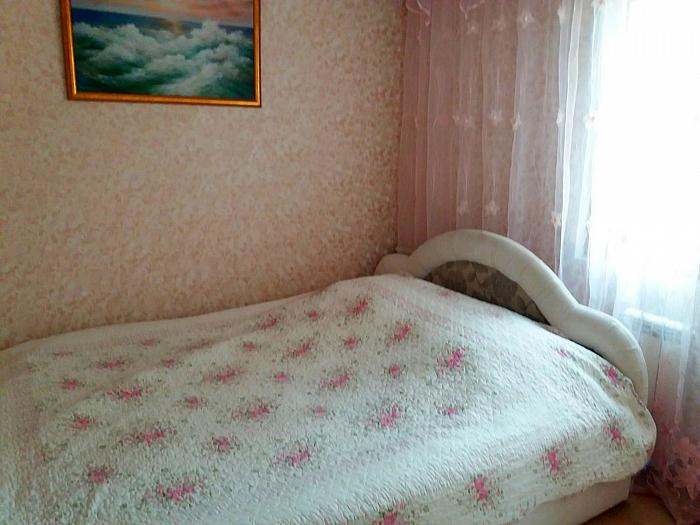 2х комнатная с двориком Алушта