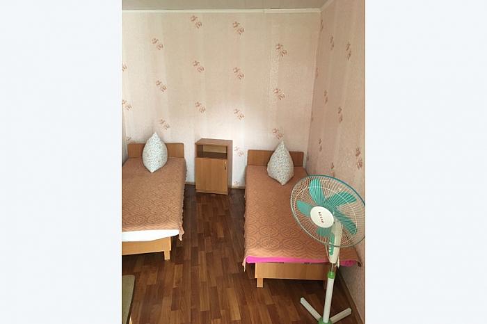 Бюджетный номер на двоих человек Комната, Эконом, 2-местный, 1-комнатный Крым частный сектор Рыбачье недорогой отдых