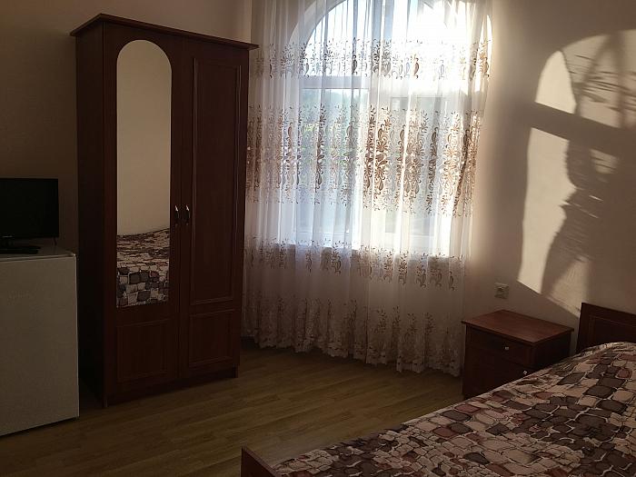 Крым пгт. Черноморское, улица Южная, 4 гостевой дом
