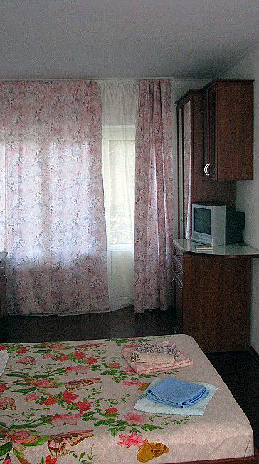 Двухместный + 1 номер
двухместная кровать,
диван-малютка (длина 190 см)