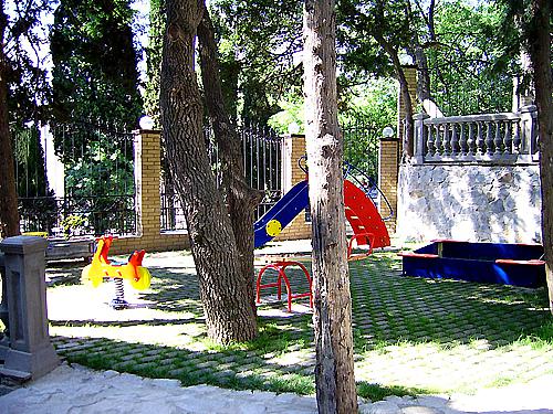 Гостиница Алупка с бассейн
