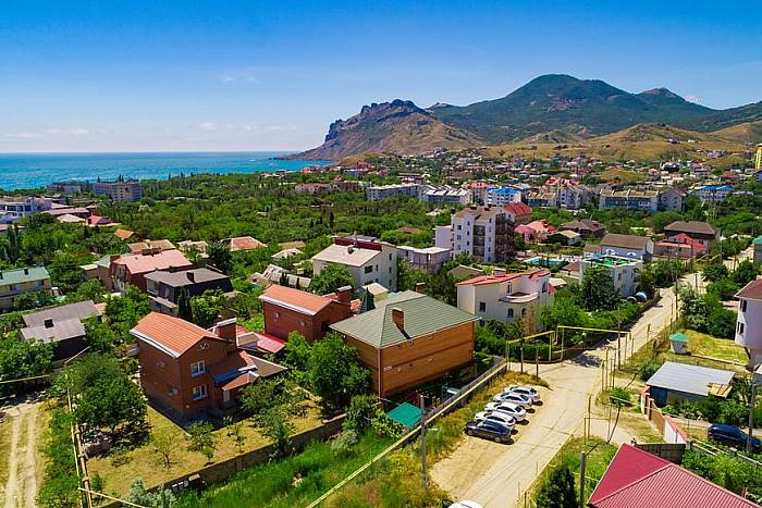 вид на отель с высоты Коктебель
