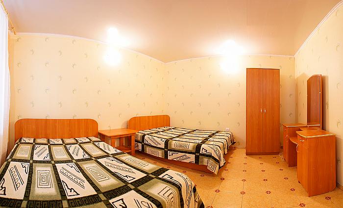 Фото люкс без кондиционера , есть хол-к, и телевизор