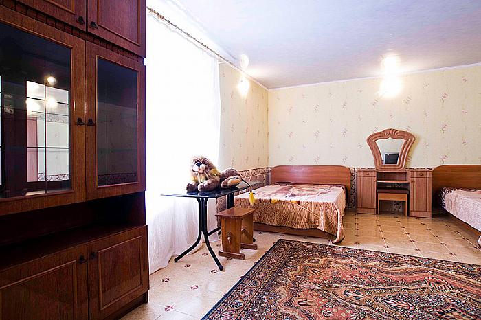 Фото люкс без кондиционера , есть хол-к, и телевизор