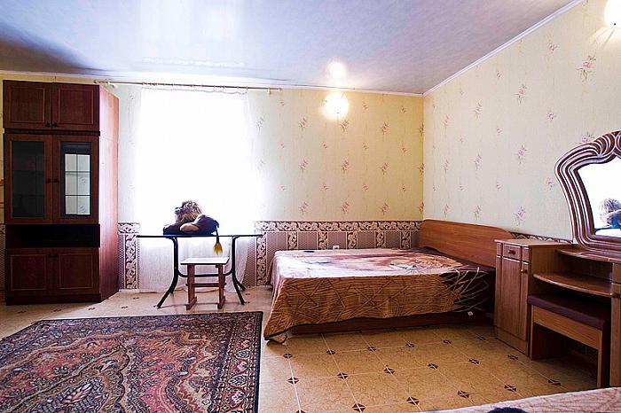 Фото люкс без кондиционера , есть хол-к, и телевизор