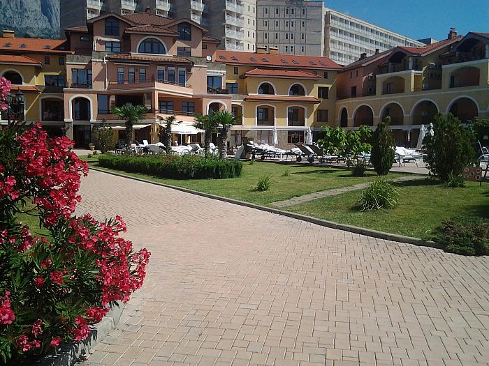 комплекс на берегу моря