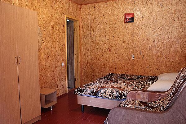 Крым, г .Евпатория, пос.Заозерное, ул. Аллея Дружбы