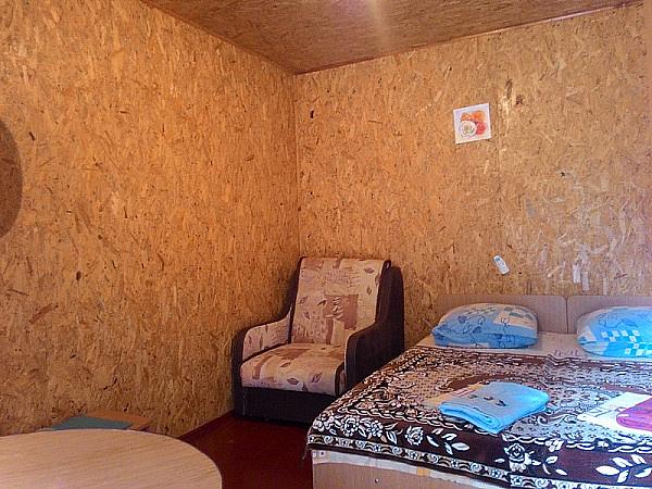Крым, г .Евпатория, пос.Заозерное, ул. Аллея Дружбы