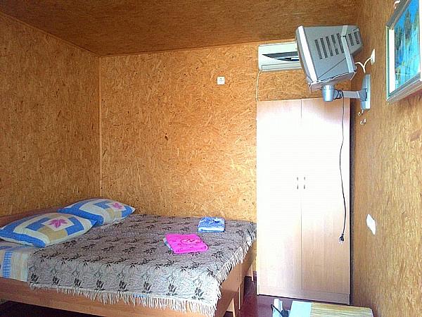Крым, г .Евпатория, пос.Заозерное, ул. Аллея Дружбы