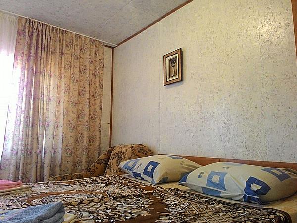 Крым, г .Евпатория, пос.Заозерное, ул. Аллея Дружбы