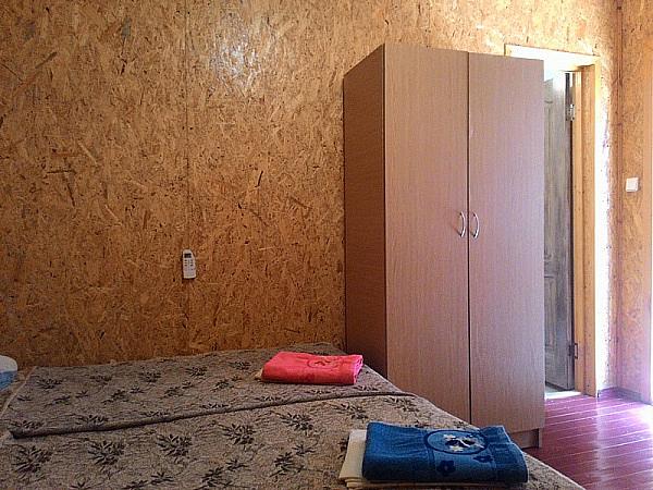 Крым, г .Евпатория, пос.Заозерное, ул. Аллея Дружбы