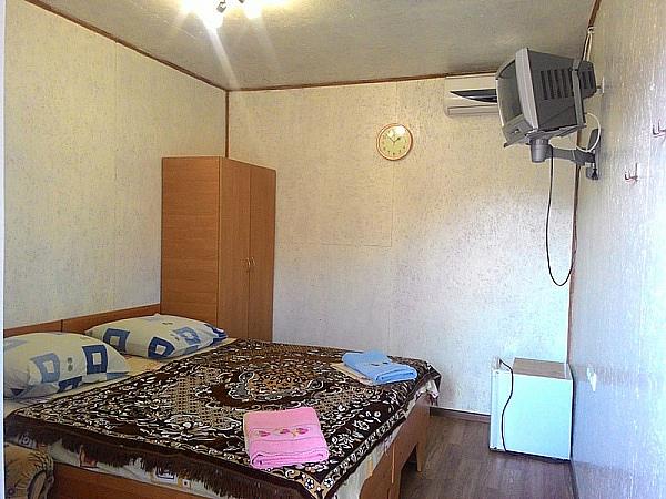 Крым, г .Евпатория, пос.Заозерное, ул. Аллея Дружбы
