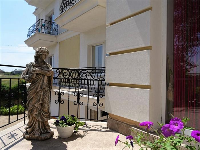 Крым, Черноморское Вилла с бассейном