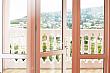 1366121096 vyhod-na-balkon