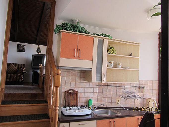 Однокомнатный люкс: 4 спальных места, площадь комнаты 22м2, балкон 7м2, с захватывающим видом на море.