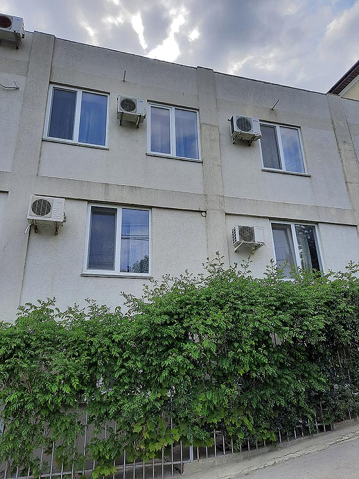 Гостиница Алупка, ул. Ленина,31