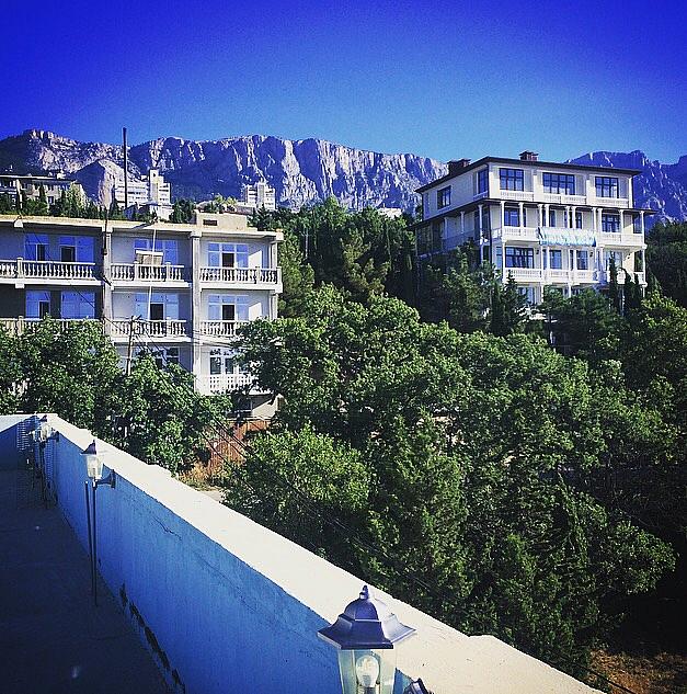 Гостиница Алупка, ул. Ленина,31