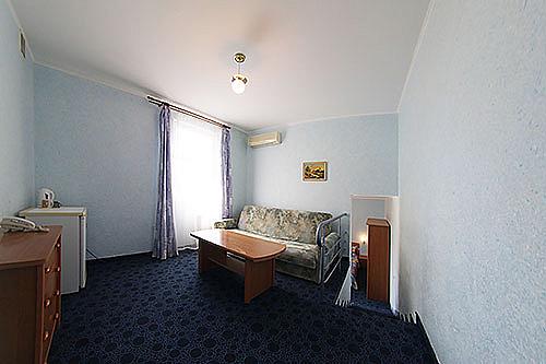 ПОЛУЛЮКС