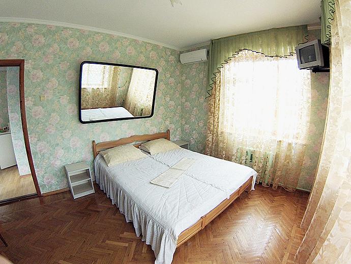 Алушта частный сектор ул Горького