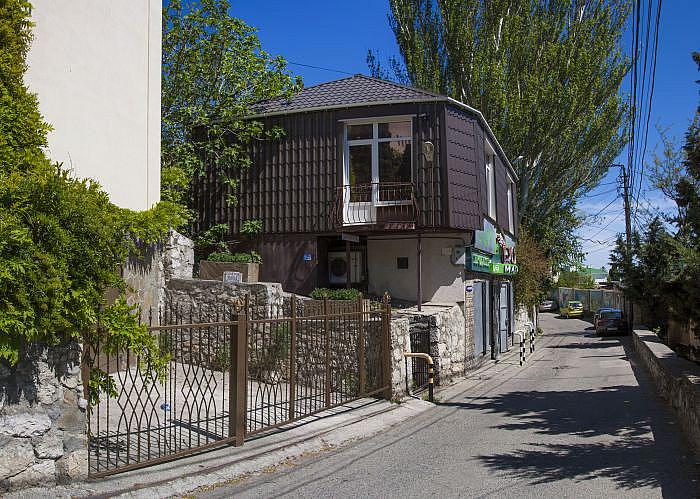 Номер 1 в центре Алупки