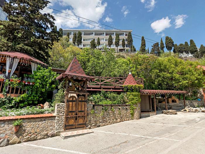 Гостиница в Алуште первая линия вид на море г. Алушта, аллея Декабристов, 3