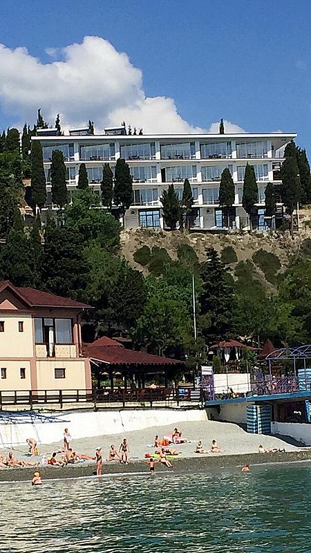 Гостиница в Алуште первая линия вид на море г. Алушта, аллея Декабристов, 3