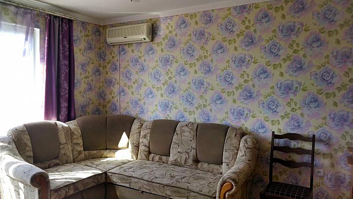 Трехкомнатный номер выполненный в сиреневых тонах, на 3-м этаже